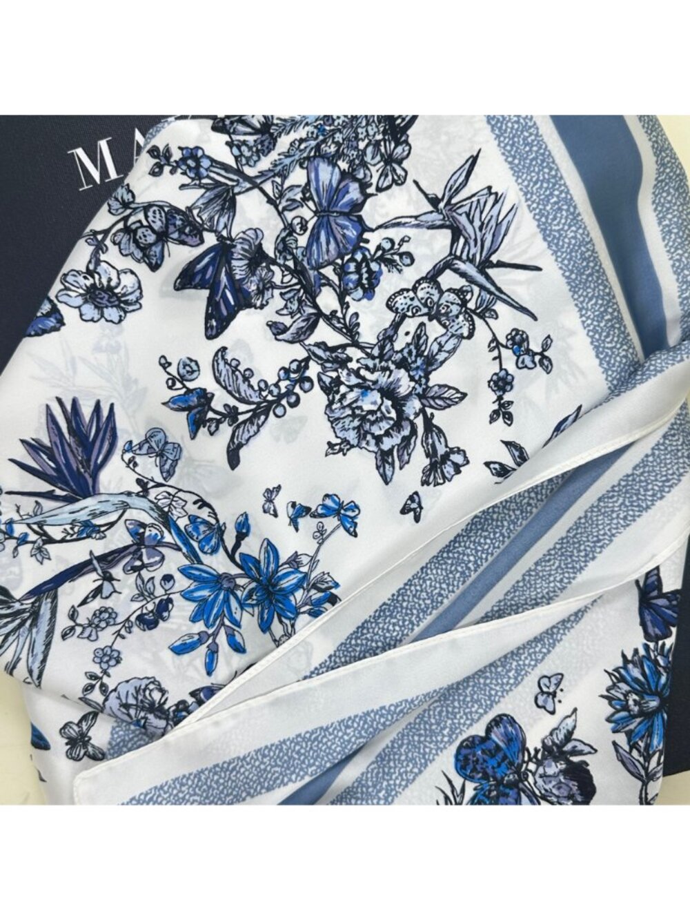 ✨Women's White & Blue Floral Silky Satin Square Scarf Butterfly Print Foulard - Picture 6 of 7